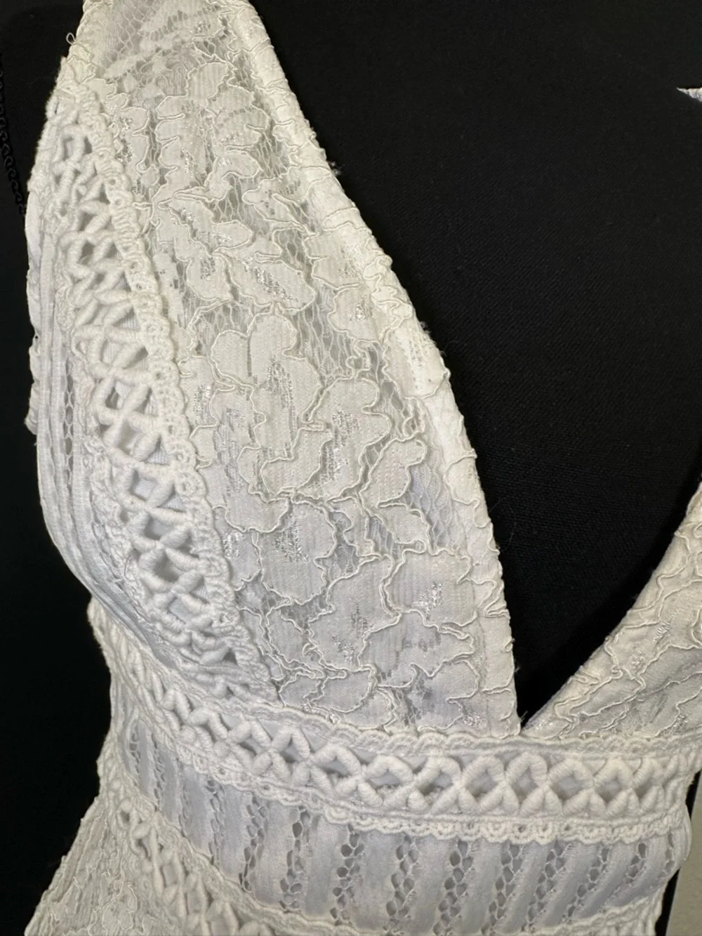 #171- Forever 21 White Lace V-Neck Bodycon Dress - Picture 5 of 9